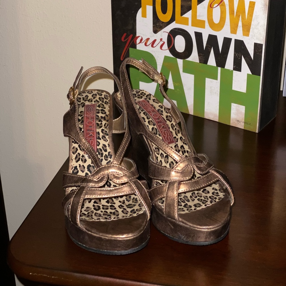 HOT KISS Gold Wedge Sandals